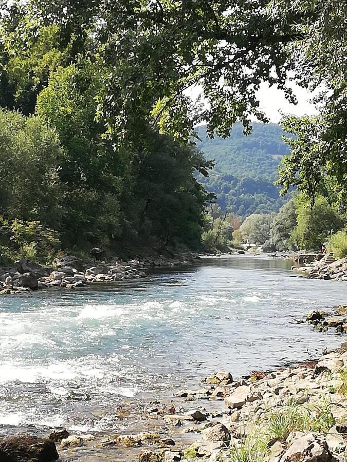 Holiday Homer Kuca Na Obali Vrbasa Banja Luka Exterior photo